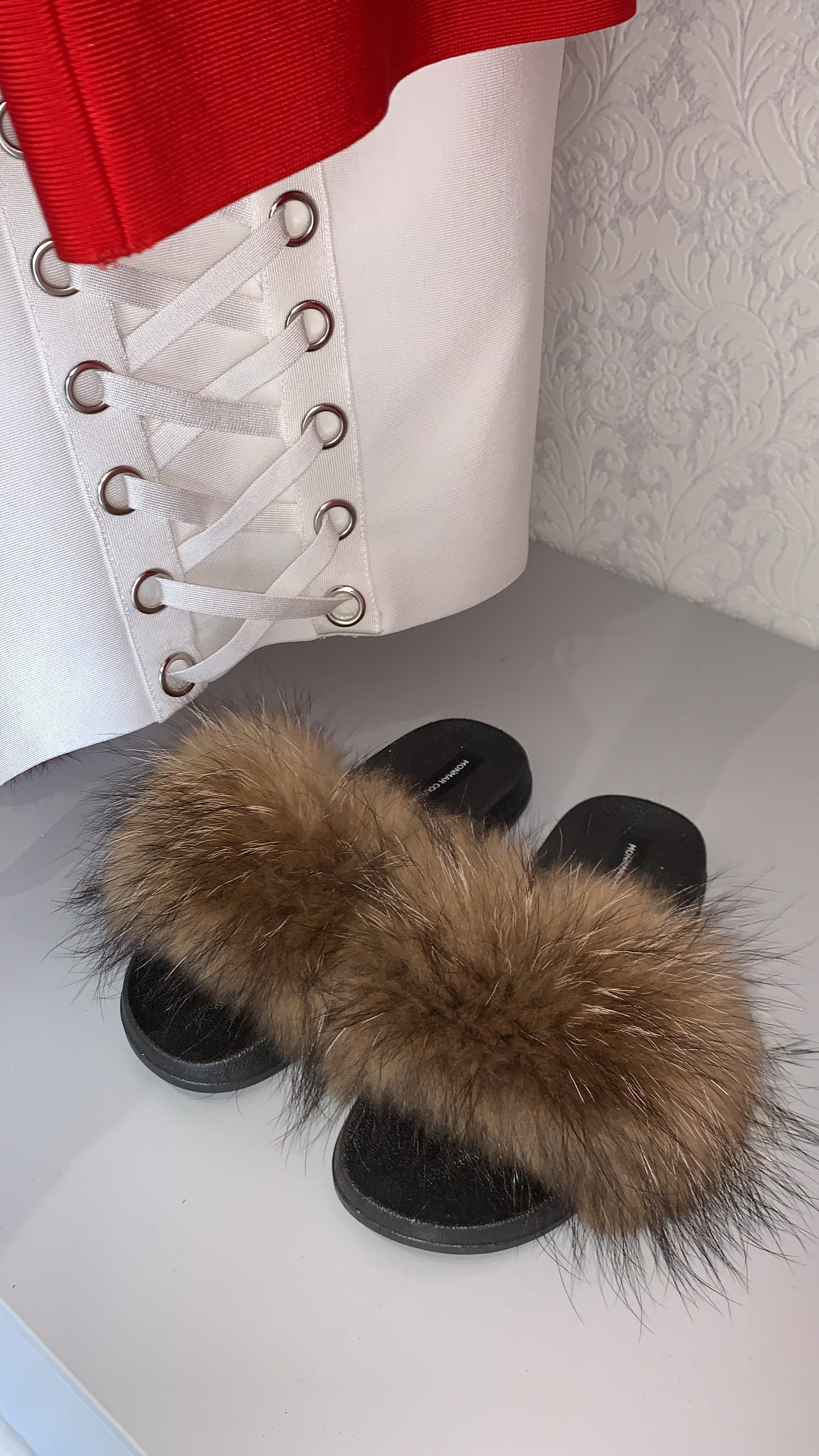 Krzneni natikači Fluffies (rakunji)