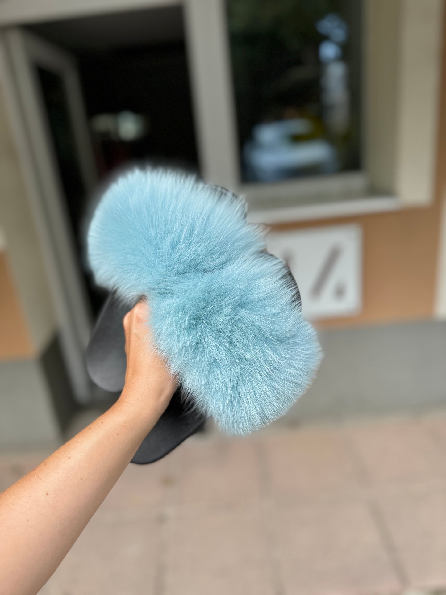 Krzneni natikači Fluffies (več barv-lisičji)