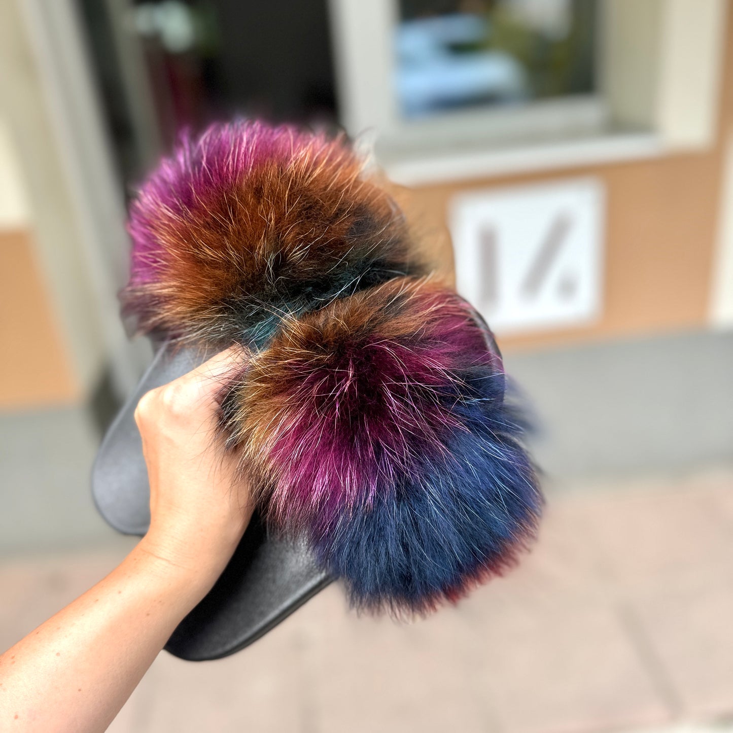 Krzneni Fluffyji Colorful (rakunje krzno)