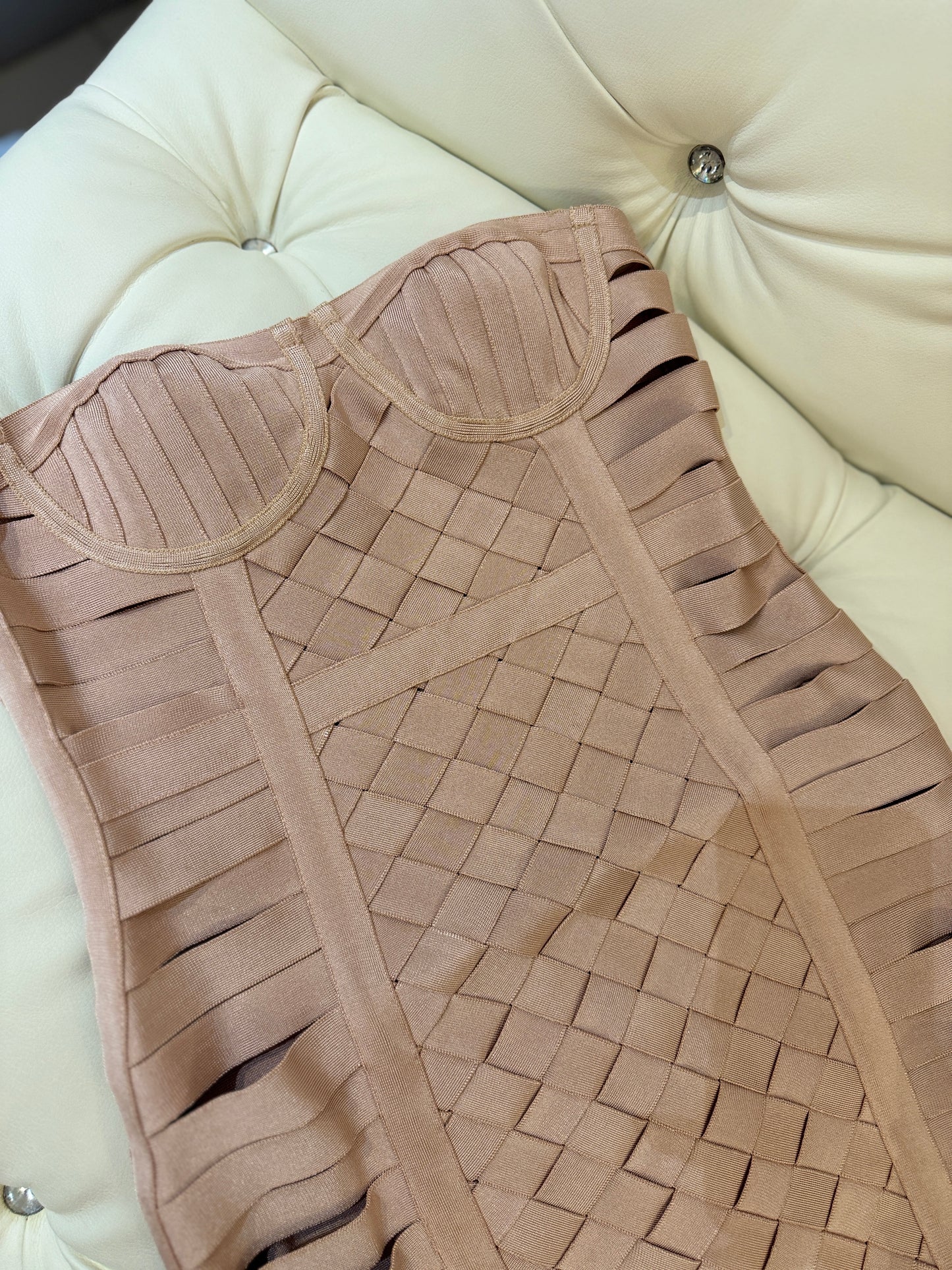 Bandage obleka Dorotea