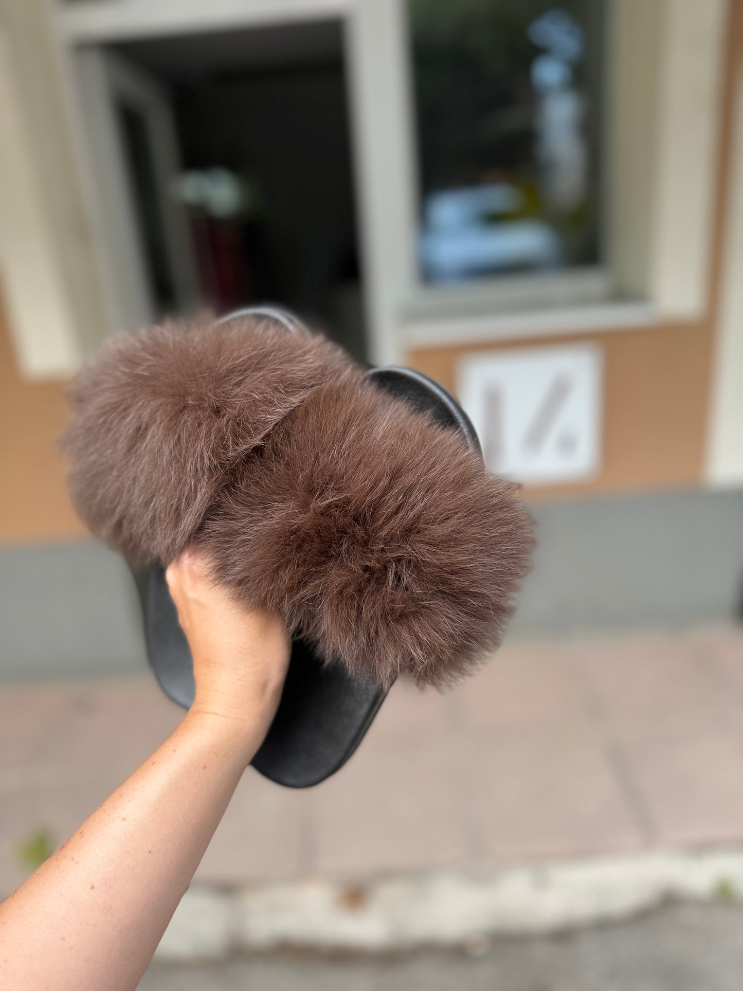 Krzneni natikači Fluffies (več barv-lisičji)