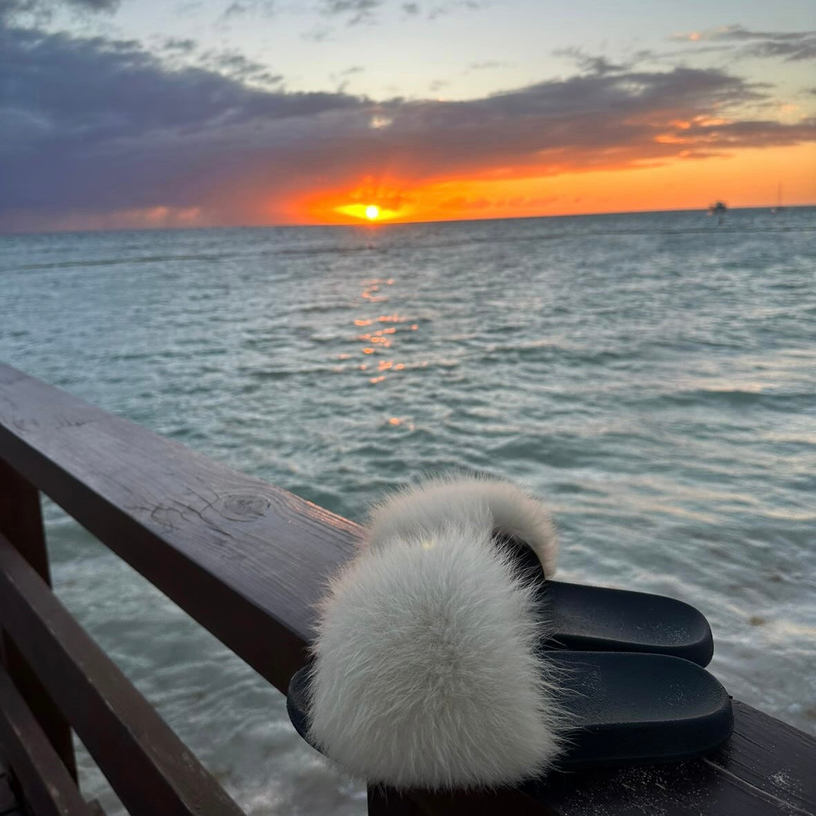 Krzneni natikači Fluffies (več barv-lisičji)