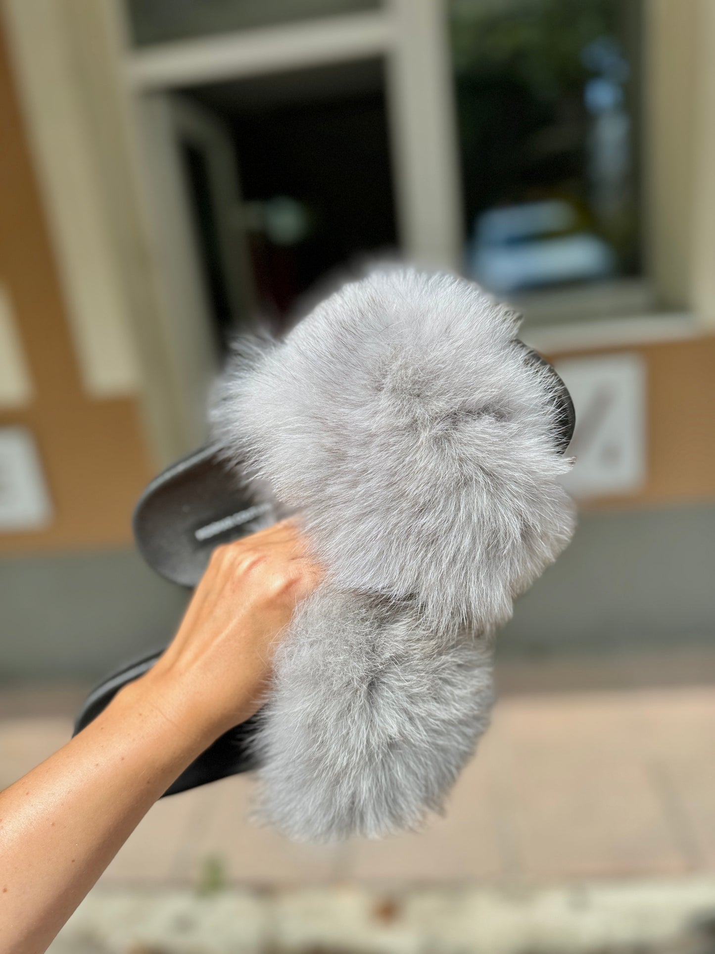 Krzneni natikači Fluffies (več barv-lisičji)