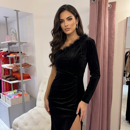 Dolga velvet obleka s perjem Selina