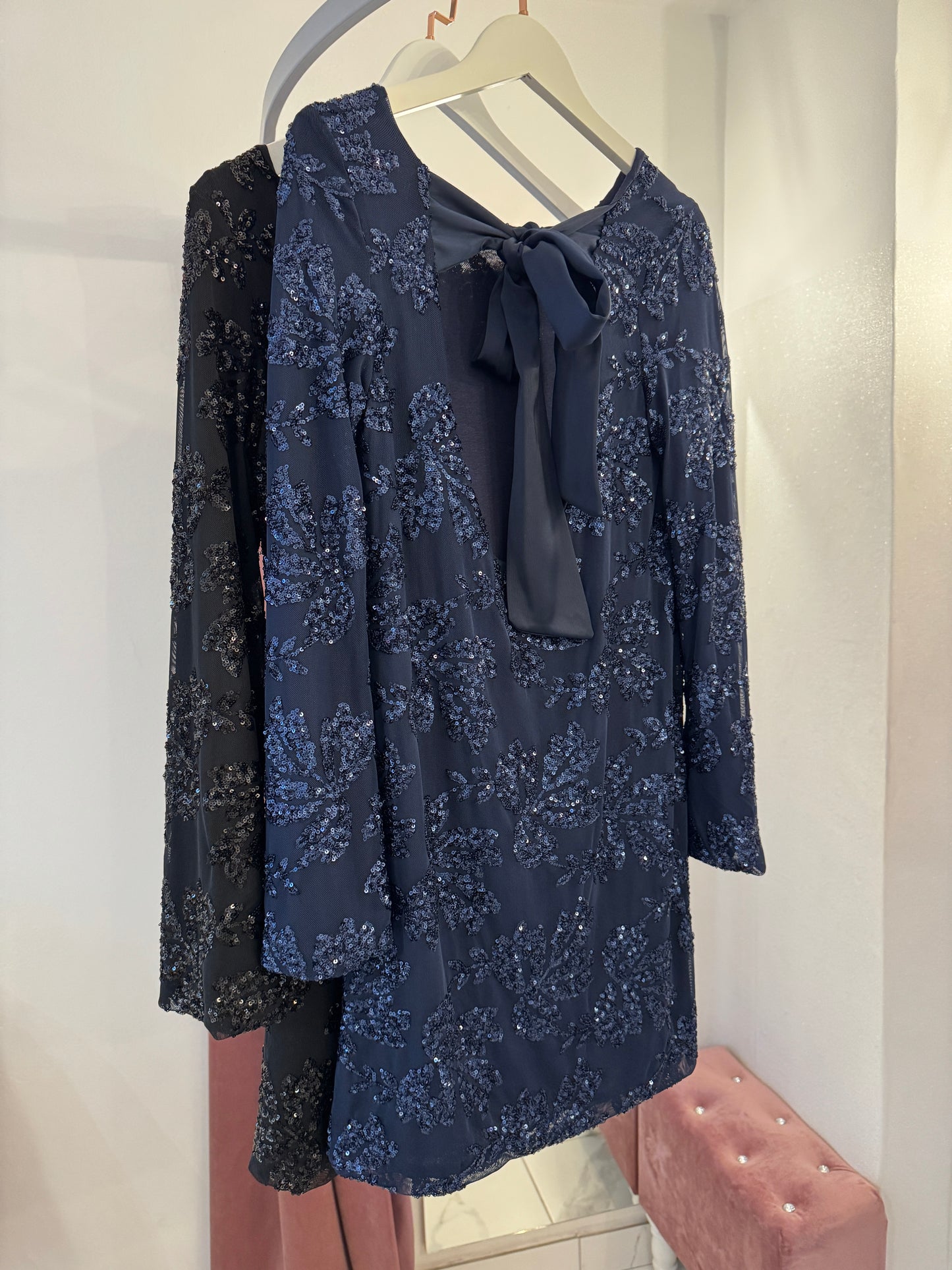 Bleščeča obleka Bow