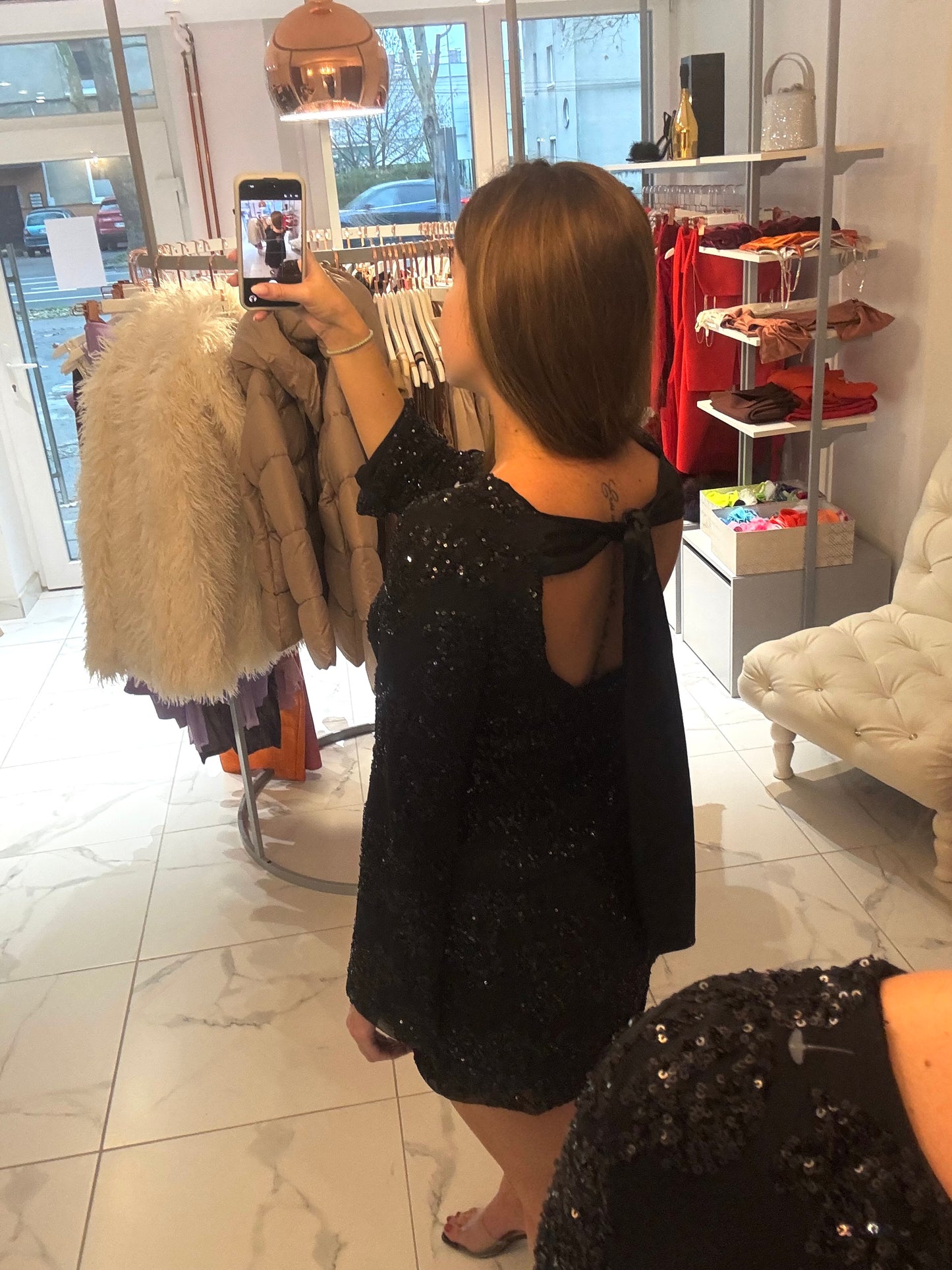 Bleščeča obleka Bow